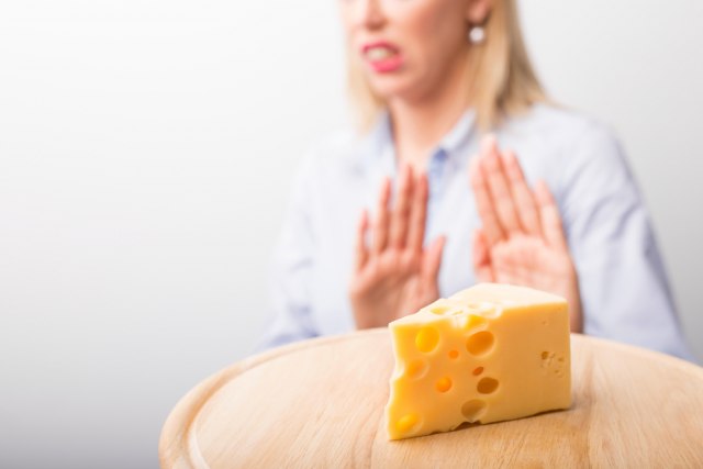 Netolerantni ste na laktozu, a obožavate sireve – ipak možete da uživate u njima